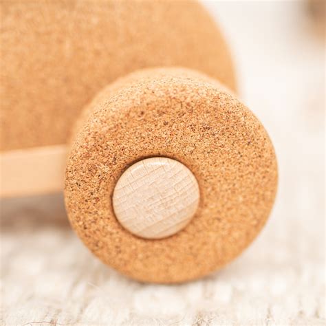 Juguete de arrastre Conejito de corcho Korko · Korko · El Corte Inglés