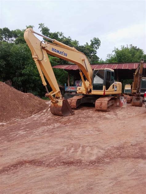 ตลาดซื้อขาย เครื่องจักร รถแบคโฮ รถขุด KOMATSU (โคมัทสึ) อุบลราชธานี มือ ...