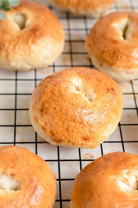 Hand-Rolled New York-Style Bagels (Overnight Recipe) For Beginners ...