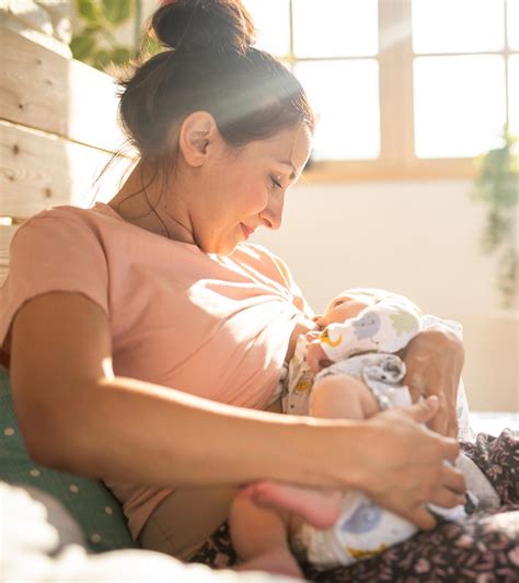 When To Do Side-Lying Breastfeeding And 8 Steps To Follow