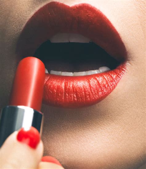 How To Choose The Right Shade Of Red Lipstick For Your Skin Tone - Tira