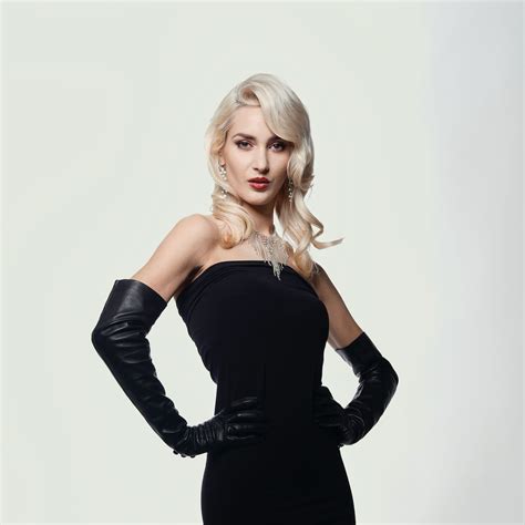 Mistress Elis Euryale from Hong Kong, French Dominatrix