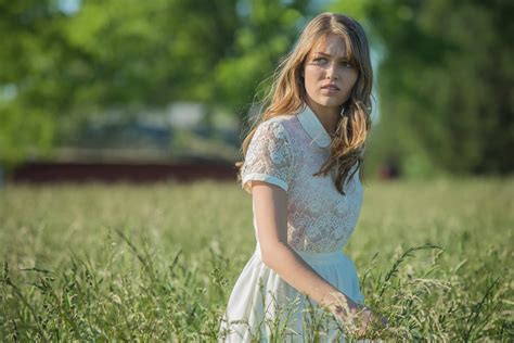 Nude Celebs Lili Simmons Banshee Gif Video Nudecelebgifs Com | My XXX ...