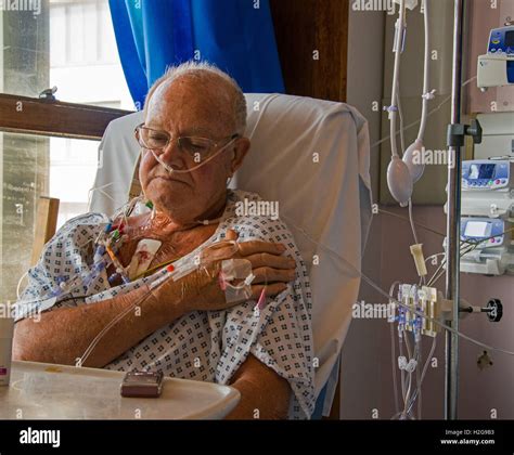 Open heart surgery hi-res stock photography and images - Alamy