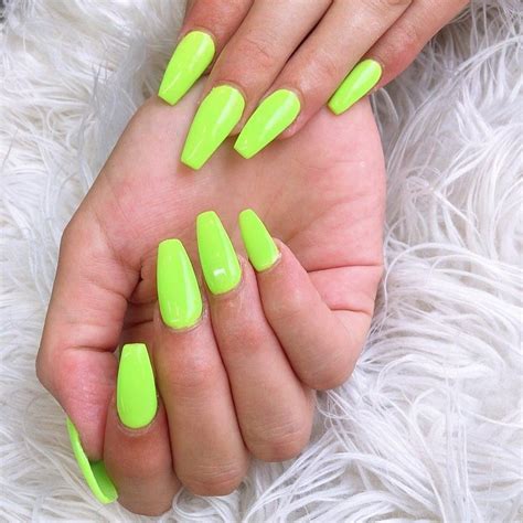 Our Salon – Snow Nails