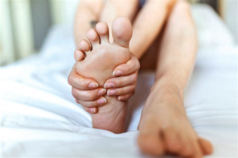 Burning Feet At Night? Here's What Your Body's Trying To Tell You | Arizona Pain