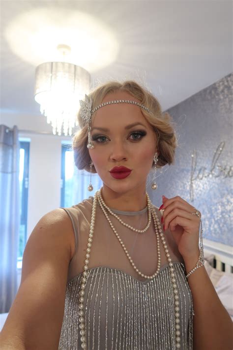1920s Makeup Blonde