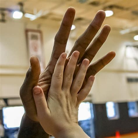 Kawhi Leonard Hand Size