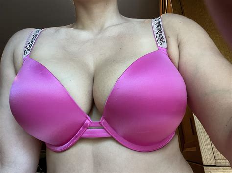 My boobs look huge in the shine strap bras and this one is no exception ...
