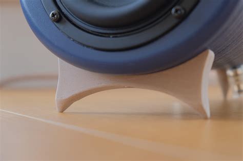 I designed my own 3D printed speaker enclosure with an unique shape ...