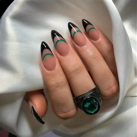 27+ Eye Catching Ideas For Black and Green Nails - Nail Designs Daily