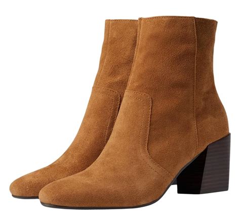 How to Wear Ankle Boots with Jeans for Women: The Ultimate Guide