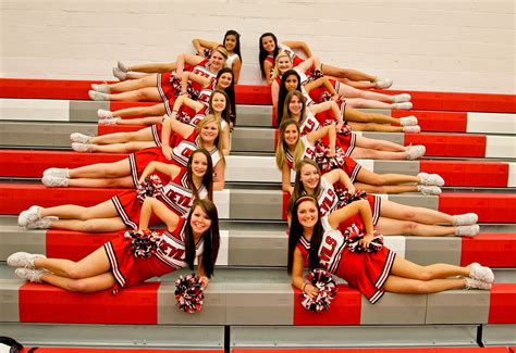 Cheerleading pose Cheerleading Team Pictures, Senior Cheer Pictures, Cheerleading Poses, Cheer ...