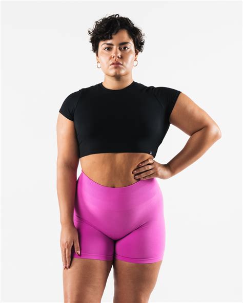 OT Cut Tee - Black – Alphalete Athletics