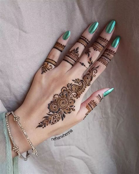 Henna Artist on Instagram‎: "Late but here's my Eid henna! Recreated ...