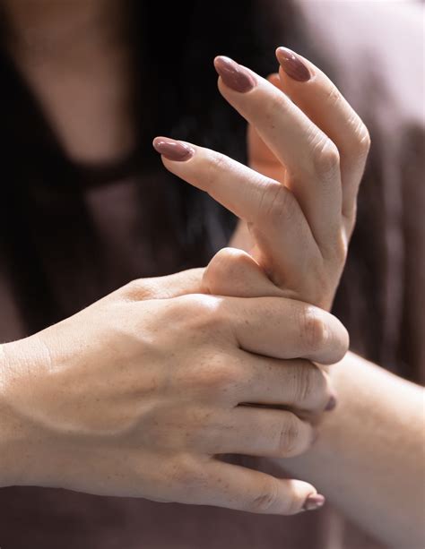 Why do Joints Crack? | Foundation Chiropractic