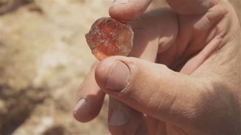 Oregon's Hidden Gem: The Spectrum Sunstone Mine | kgw.com