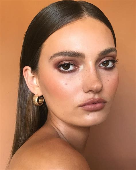 Degrees Of Vanity: The Best Eyeshadow Looks for Brown Eyes