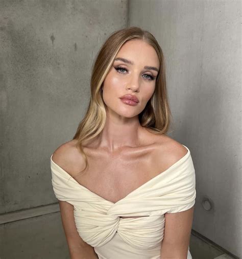 30 Celebrities With Asymmetrical Faces