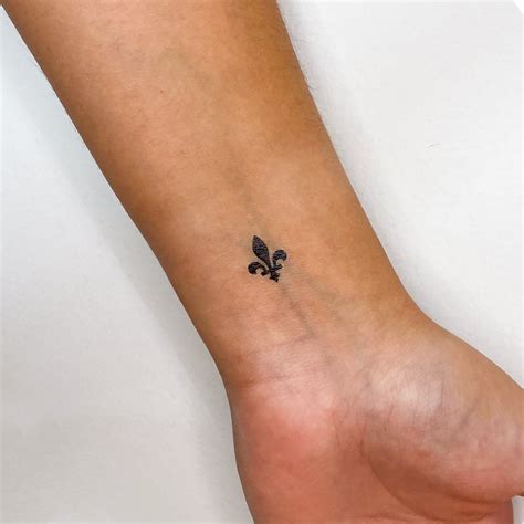 Louisiana Fleur De Lis Temporary Tattoo (set of 3) - Etsy in 2025 | Fluer de lis tattoo, Fleur ...