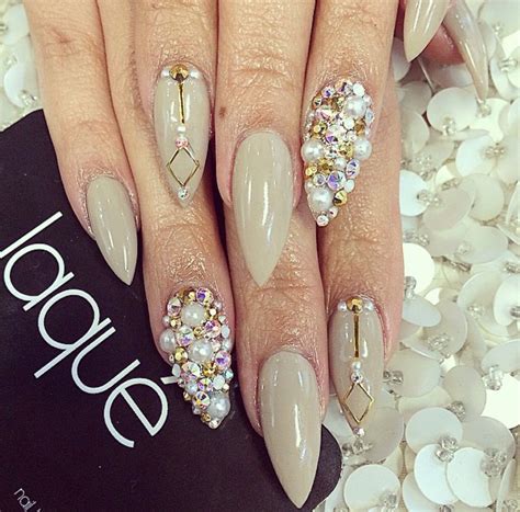Pin by Jαιℓeηys ℳαrιe ♡ on Cℴℓℴr ℳℯ Gℴrgℯℴus | Laque nail bar, Nail ...