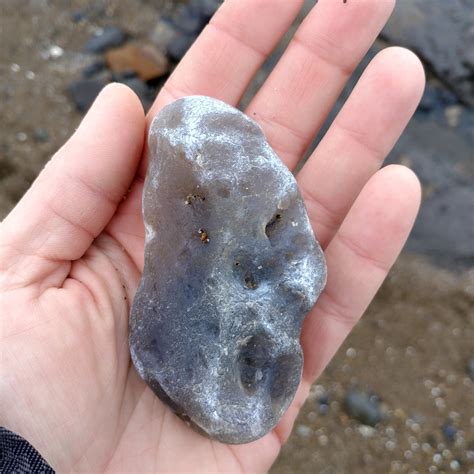 Discover the Magic: How to Find Oregon Beach Agates – Rock Your World