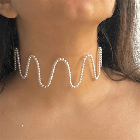 Gold & Pearl Choker Necklaces: Embrace Contemporary Elegance