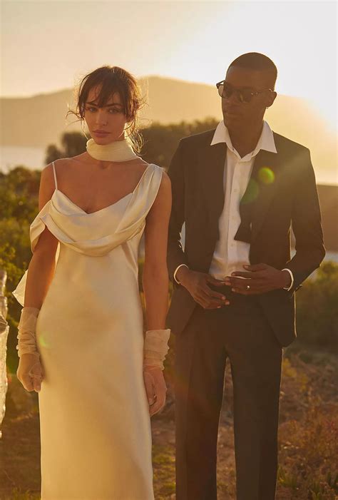 27 Dreamy Vow Renewal Dresses That Look Amazing at Every Age