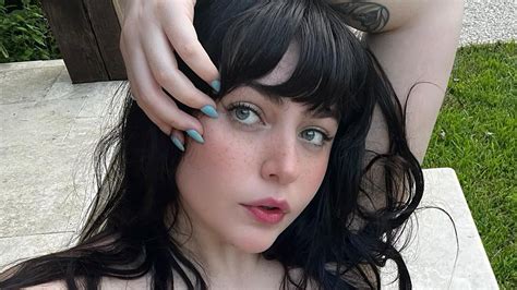 American Pickers star Danielle Colby's daughter Memphis, 21, stuns in tight blue dress for new ...