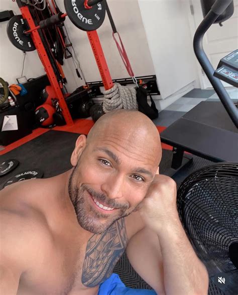 Sexy Bald Men (@sexy_bald_men) • Instagram photos and videos