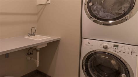 How Long Do Washing Machines Typically Last? - Fleet Appliance