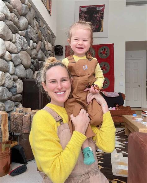 Rumer Willis Continues 'Kooky Hollywood Legacy' by Bringing Child to ...