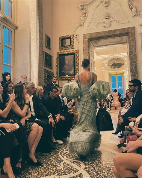 ローラさんのインスタグラム写真 - (ローラInstagram)「My beautiful memories at the Isola ...