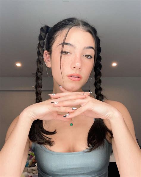 Albums 96+ Pictures Show Me Pictures Of Charli D'amelio Full HD, 2k, 4k