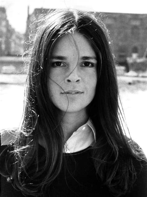Ali Macgraw's Instagram, Twitter & Facebook on IDCrawl