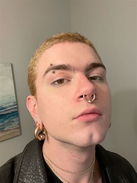 12g captive bead septum ^^ | Facial piercings, Piercings, Nose piercing