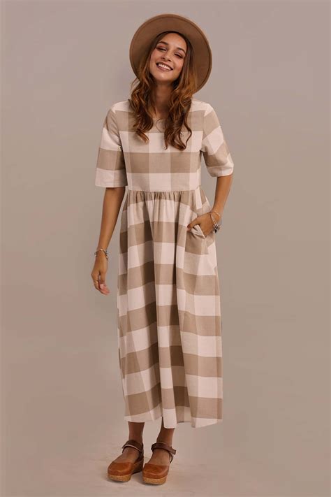 Taupe Half Sleeve Round Neck Gathered Waist Plaid Midi Dress With ...