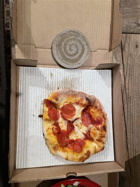 7 inch pizza (coaster for scale) : r/mildlyinfuriating