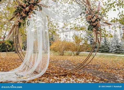 Wedding arch ideas flowers - asfeti