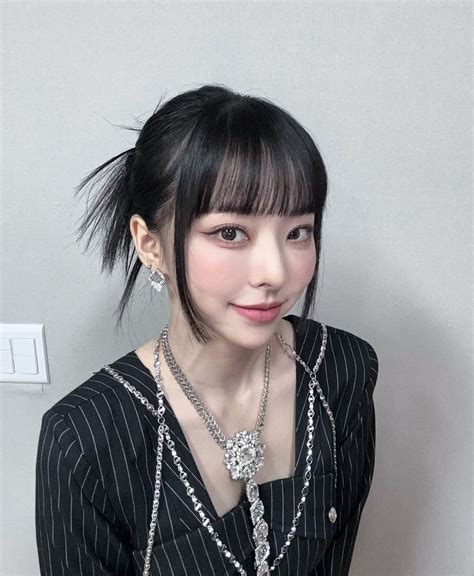 231107 Vivi - Loossemble Instagram Update : r/loonavivi