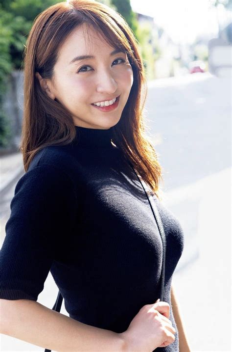 袴田彩会 Beautiful Asian Women, Big Boobs, Asian Woman, Turtle Neck, Female ...
