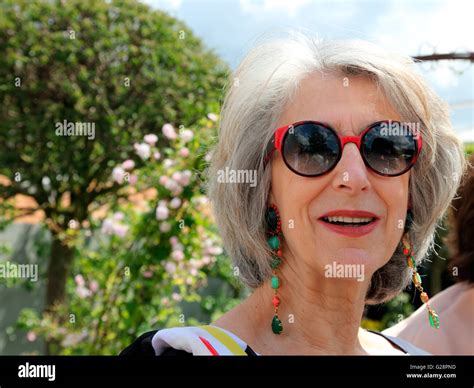 Maureen lipman hi-res stock photography and images - Alamy