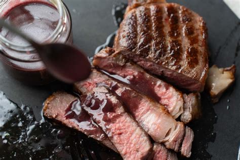 How To Make French Bordelaise Sauce Recipe - Hungry Huy