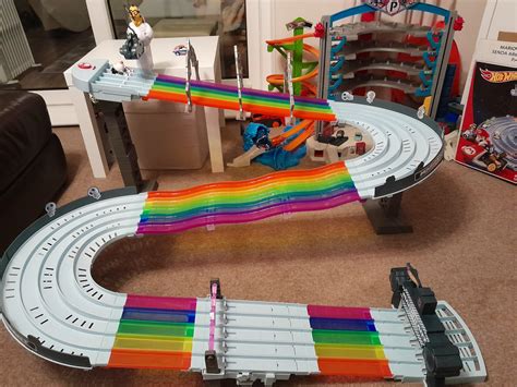 Took me 30mins from box open to built. Can't wait to play Hot Wheels ...