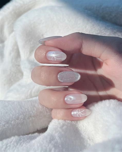 22+ Coolest White Cat Eye Nail Ideas (2025) - DrExplains