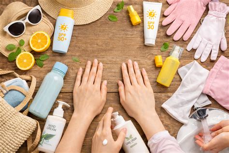 How to Remove Tan from Hands Naturally at Home | BeBeauty