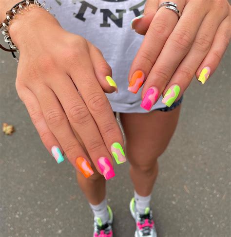 44 Neon Nail Designs 2025 Trend: Bright Bold Hues