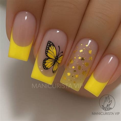 Pin by Antonia on Nanas nail in 2025 | Acrylic nail designs classy ...