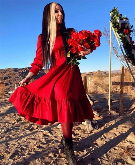 Ash Costello : r/Metalboners