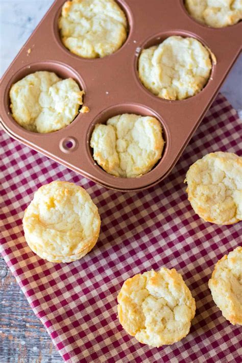 Easy Sour Cream Biscuits Recipe {3 Ingredients!} - Simply Stacie